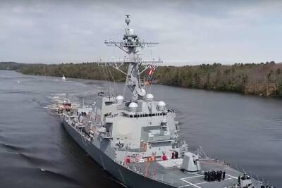 Эсминец ВМС США вошел в Черное море