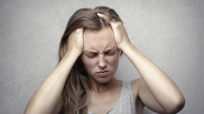 Невролог назвала пять главных провокаторов мигрени