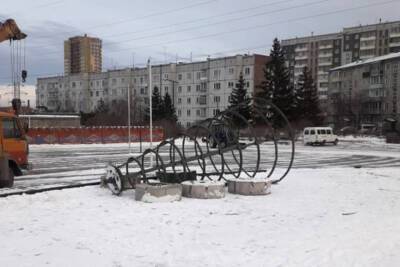 Новогодние елки начали устанавливать в Красноярске
