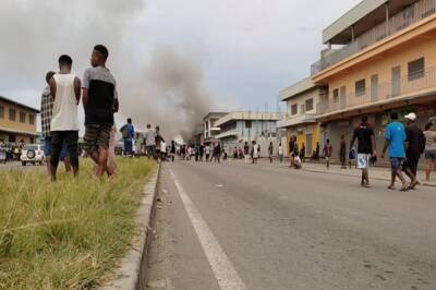 На Соломоновых Островах акции протеста переросли в масштабные беспорядки