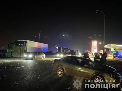 На въезде в Харьков произошло масштабное ДТП: 3 человека погибли, 5 пострадали
