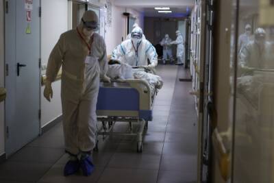 В ВОЗ заявили о прохождении Россией пика заболеваемости COVID-19 в текущей волне
