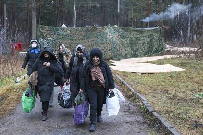 Сотни мигрантов вылетели из Минска на родину