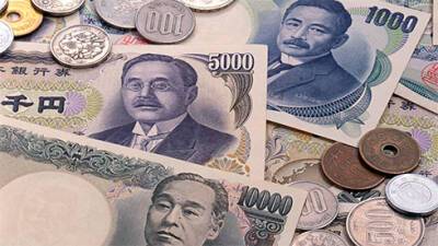 Иена 26 ноября дорожает к доллару на отказе инвесторов от риска