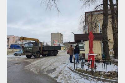В Смоленске продолжают демонтировать «незаконные» ларьки - rabochy-put.ru - Смоленск