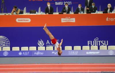 В Баку стартовал второй день 28-х Всемирных соревнований среди возрастных групп по прыжкам на батуте и тамблингу (ФОТО)