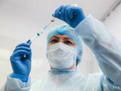 В Украине 42% взрослого населения получили хотя б одну прививку от коронавируса