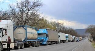 Военно-Грузинская дорога закрыта для грузовиков