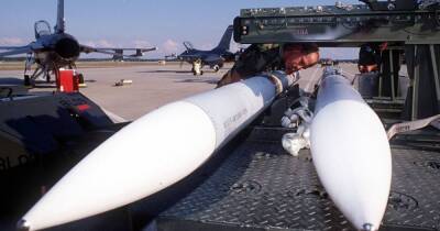 Суперсмертоносная. В США продолжают тестировать ракету для стелс-истребителей AIМ-260 (фото)
