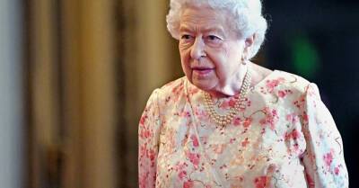 Елизавета II - Ii (Ii) - В телефоне Елизаветы II всего два номера. Кому звонит королева? - skuke.net - Англия