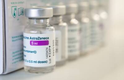 В Украине готовят к утилизации 400 тысяч доз вакцины AstraZeneca: названа причина