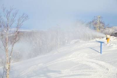 Искусственный снег начал покрывать склоны сахалинского "Горного воздуха"