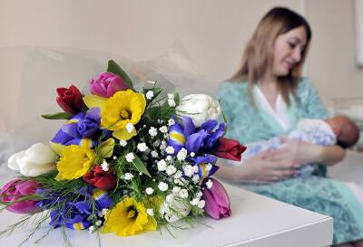 Назван самый распространенный возраст матерей в Москве