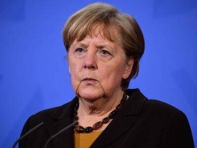 Меркель грозит России новыми санкциями из-за возможного обострения ситуации в Украине