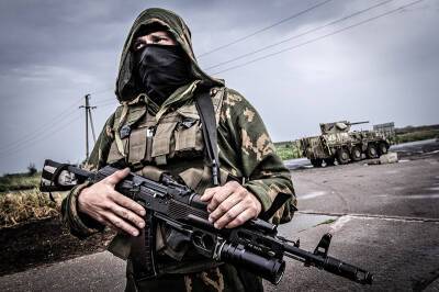 Захарова: украинских военных учат борьбе с населением