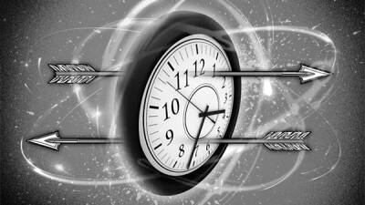 На квантовом уровне время способно течь в прошлое, показало исследование