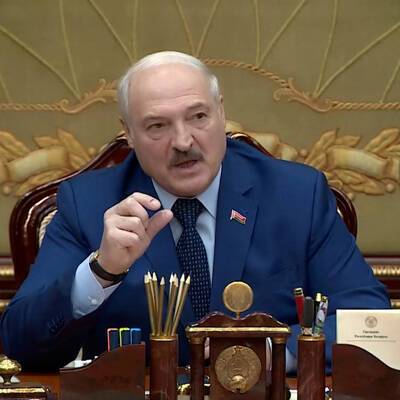 Лукашенко: Минск будет "настойчиво просить" Запад помочь мигрантам