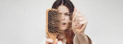 Жительницы Новосибирска жалуются на выпадение волос после перенесенного COVID-19