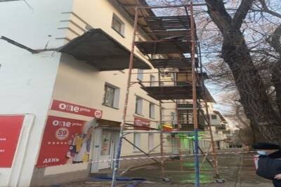 В Волгограде начали проверку инцидента с обрушившимся балконом