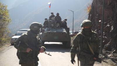 Алиев поблагодарил миротворцев РФ за стабильность в Карабахе