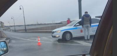 ДПС преградила дорогу водителям с Литейного моста на набережную Кутузова