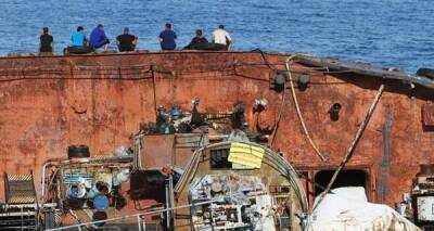 Многострадальный танкер Delfi продадут на металлолом, чтобы компенсировать ущерб