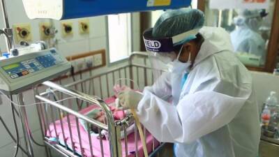 В больницы Кабула начали поступать дети, страдающие от голода