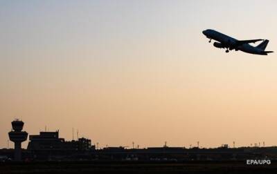 Более десятка стран запретили полеты в Южную Африку из-за нового штамма