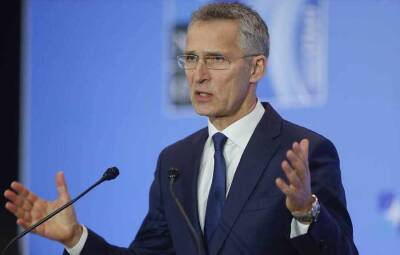 НАТО продолжает обвинять Россию в якобы крупном сосредоточении войск у границ Украины
