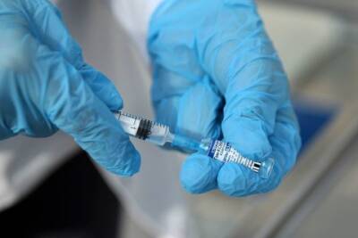 Минздрав Швейцарии: новый штамм коронавируса переносится быстрее «дельты»