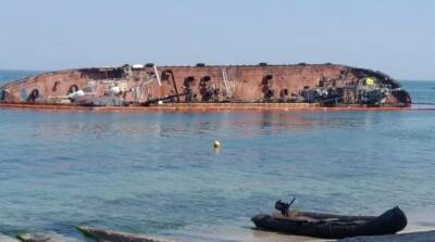 Затонувший танкер Delfi продадут на металлолом