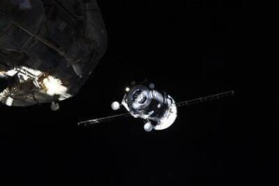 Космонавты впервые перешли в новый модуль на МКС