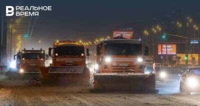 На ночную уборку снега в Казани вышли 236 единицы спецтехники