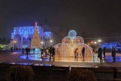 В Курске украшение Театральной площади к Новому году обойдется в 4 млн 520 тысяч рублей