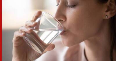 Сколько воды нужно пить в день: советы нутрициолога