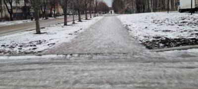 Тротуары города в Карелии покрылись опасным льдом (ФОТО) - stolicaonego.ru - республика Карелия