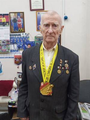 «Железный дед» из Ульяновска получил чемпионскую медаль и подарок губернатора