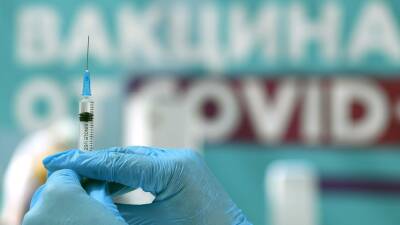 В Госдуме предложили давать два выходных на ревакцинацию от коронавируса