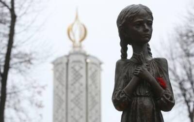 В Украине чтят память жертв голодоморов