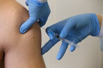 Российские ученые оценили эффективность вакцины от нового штамма коронавируса