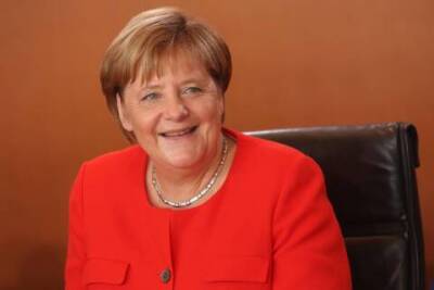 Ангела Меркель попрощается с постом канцлера под песню "матери панк-рока" Нины Хаген