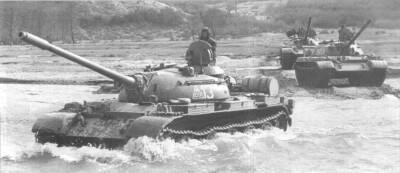«Поедет даже на воде!»: чем самый массовый советский танк Т-55 поразил американских генералов - Русская семерка