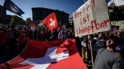 В Швейцарии через референдум хотят отменить COVID-сертификаты