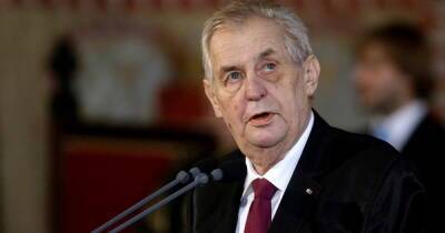Заразившийся COVID президент Чехии Земан выписан второй раз за неделю