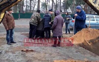 Появилось видео потасовки на стройке храма под Киевом