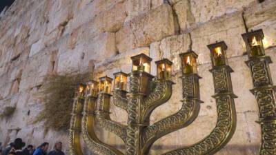 Ханука в Израиле: что и как празднуют евреи в эту неделю