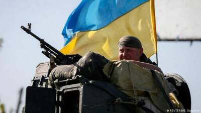 Кулеба: Украина продолжит активно вооружаться