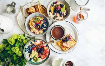 Специалисты раскрыли 5 простых способов сделать завтрак вкуснее и полезнее