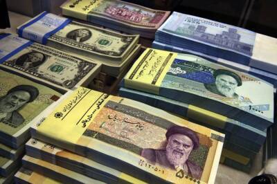 Экономист Бахтин посоветовал не инвестировать в валюты Ирана, Афганистана и Венесуэлы