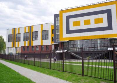Пятиклассник в Новосибирске напал с ножницами на учителя и школьников